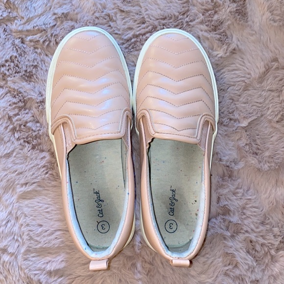 Cat & Jack Other - Cat & Jack light pink peach slip on quilted chevron stitch flats 3 youth shoes
